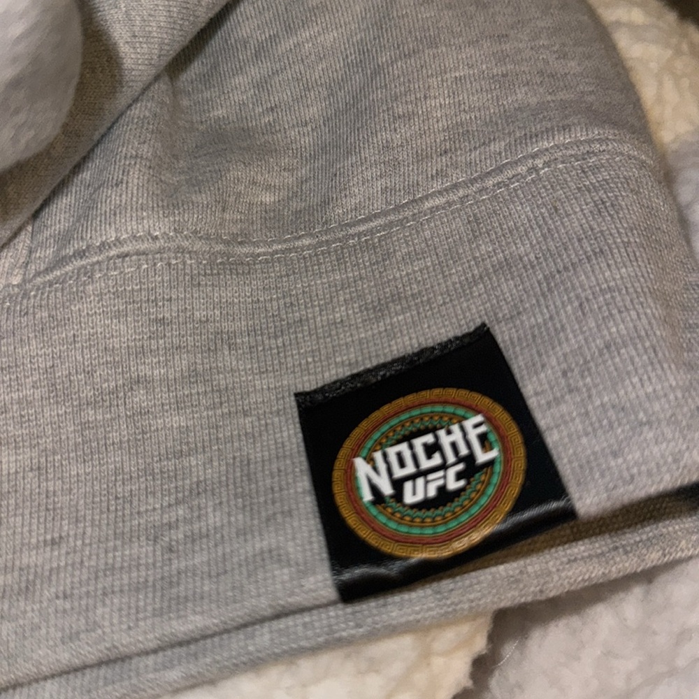 New without. Men's White UFC Noche Fecha Pullover Hoodie - Picture 4 of 5
